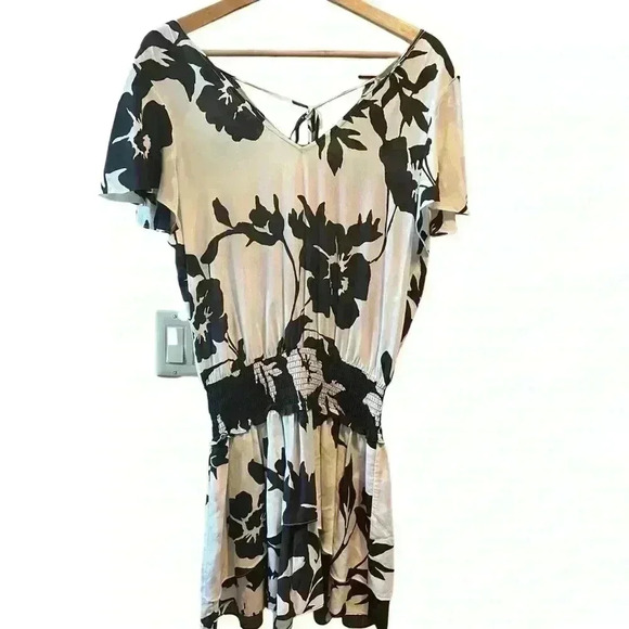 Ramy Brook Ingrid Black White Floral Flutter Sleeve Tiered Mini Dress. - Picture 7 of 14